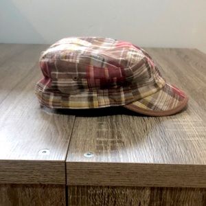 Plaid hat, only worn twice! 100% cotton.